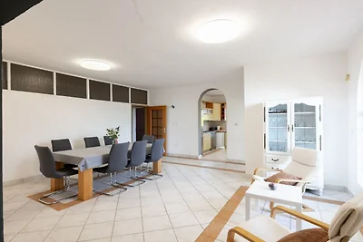 House Rose with Garden and Pool - Three Bedro...