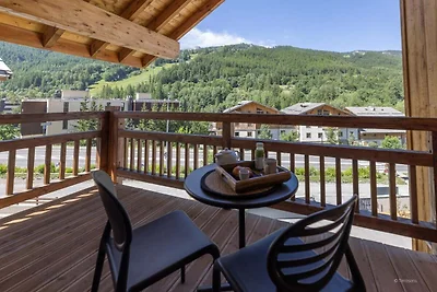 Chalet in Chantemerle mit Sonnigen Pisten