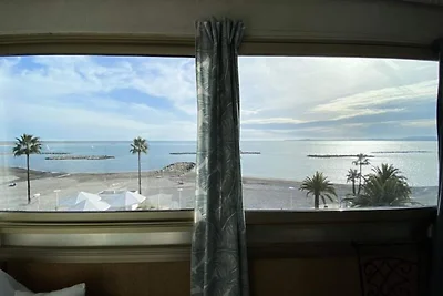 Mooie studio met uitzicht op zee