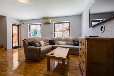 Großes Ferienhaus mit privatem Pool