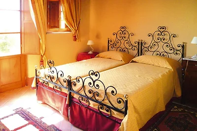 Landgut in Monte Serra mit Pool & Olivenblick