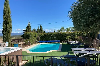 Pittoresca villa con piscina