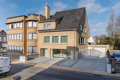Elegante casa vacanze a De Panne con sauna