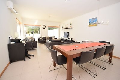 Moderne Villa mit Grill in São Martinho do...