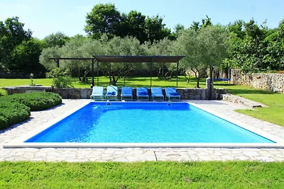 Villa auf Krk mit Pool und Außenküche
