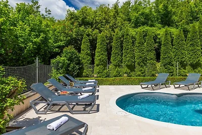 Villa in Brseč mit Schwimmbecken