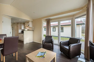 Gut ausgestattetes Mobile Home mit Geschirrsp...