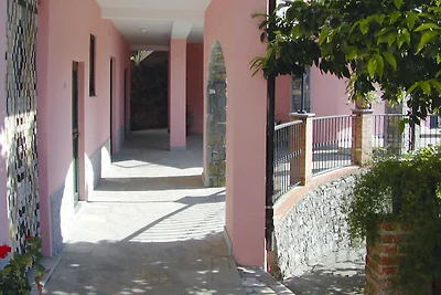 Appartamento a Castellaro con giardino