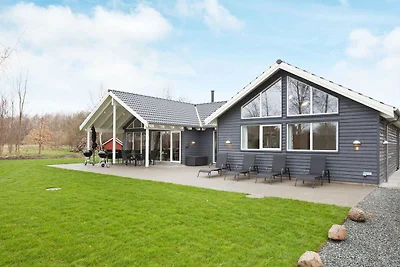 18 Personen Ferienhaus in Højby