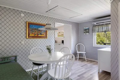 Acogedor refugio en el bosque con jacuzzi