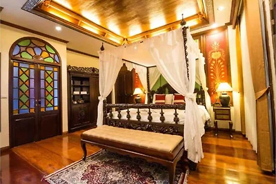 Lanna Deluxe Hideaway | Kingsize bed & Spa...
