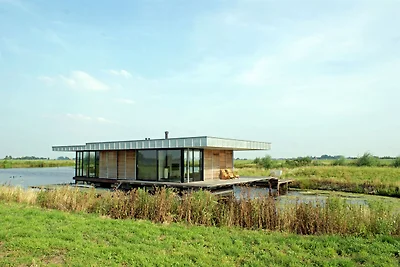 Woonboot in Goengahuizen met sauna