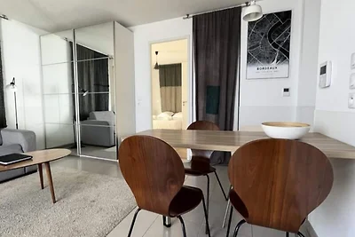 Geräumiges, helles Apartment mit Parkplatz