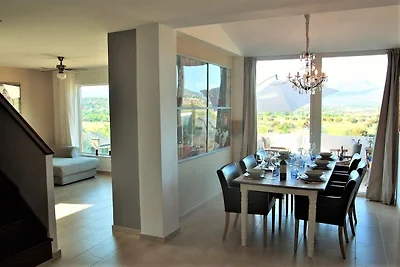 Villa duplex con piscina a Madrid