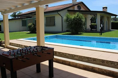 Villa Anna, Camaiore