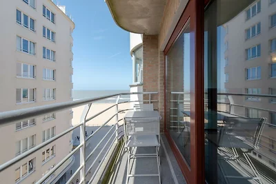 Appartement met terras en zijdelings zeezicht