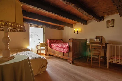 Idyllisches Cottage mit Terrasse in Roziers