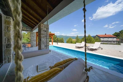 Casa vacanze a Pridraga con piscina privata