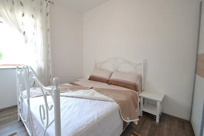 Attraente casa vacanze a Zara con piscina...