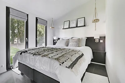 Modernes Chalet mit Smart TV, direkt am Wald