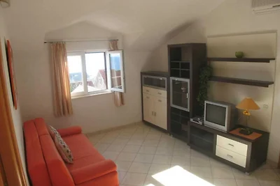 Wohnung in Bol mit Balkon