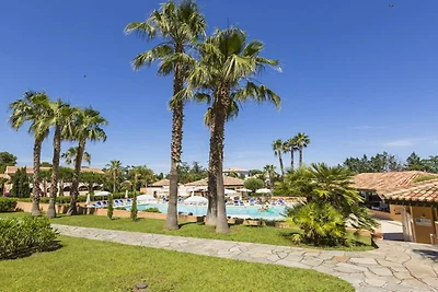 Comfortable Seaview Stay for 8