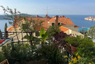 Charming Apartment with Terrace and Old Town ...