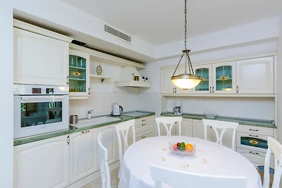 Villa Art Gallery - Six Bedroom Villa with Te...