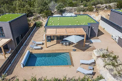 Kleine Villa mit eigenem Pool in Residenz Les...