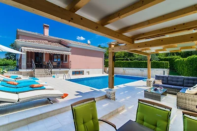 Moderne Villa in Rovinj mit privatem...