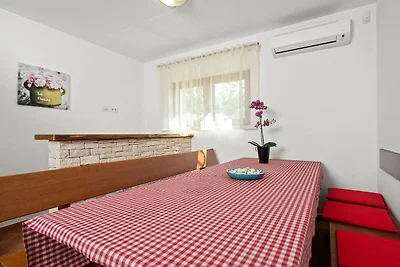 Holiday Home Mlačić - Three Bedroom Holiday H...