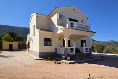 Villa moderna a Villanueva del Trabuco con...