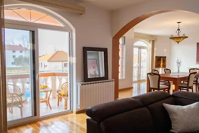 Casa Martinova - FourBedroom Villa with priva...