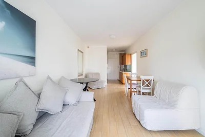 Schöne und geräumige Wohnung mit Balkon