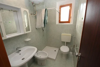 Ruhige Dreifamilienhauswohnung zwei...