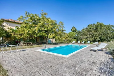 Villa in Vizinada mit Schwimmbecken