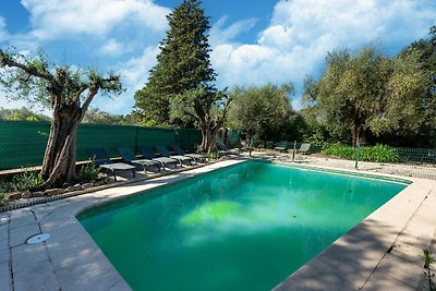 Spaziosa villa con giardino vicino a Grasse!