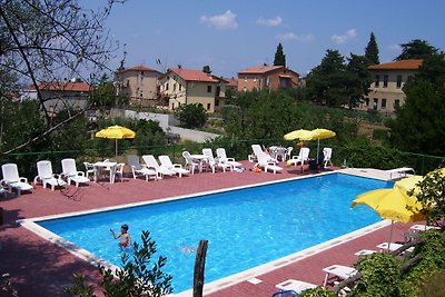 Maison de vacances à Paciano avec piscine