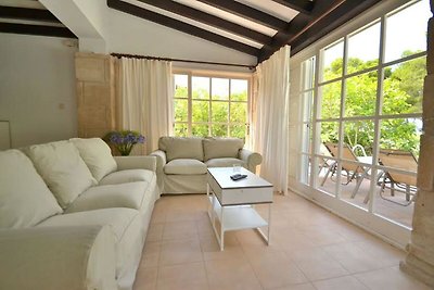 Luxus-Villa mit privatem Pool und Blick auf d...