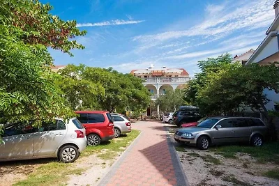 Luxuriöses Srima-Retreat mit Bootsanlegeplatz