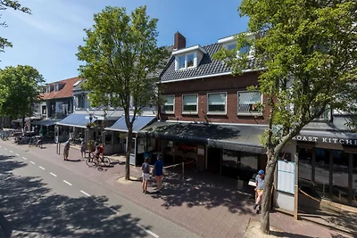 Central Domburg Apartment