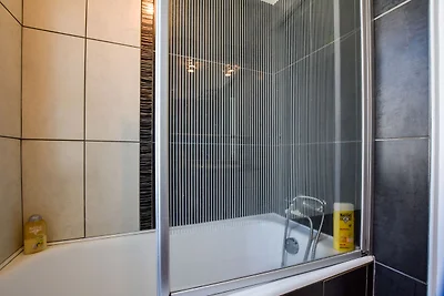 Moderna casa vacanze con giardino