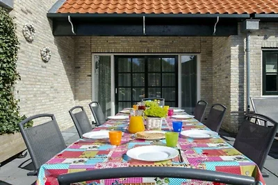 Ferienhaus in Nes mit Schwimmbecken