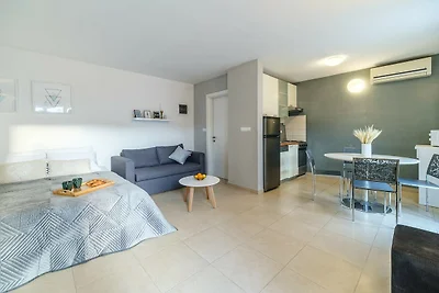 Apartments Tomy - Studio Apartment with...
