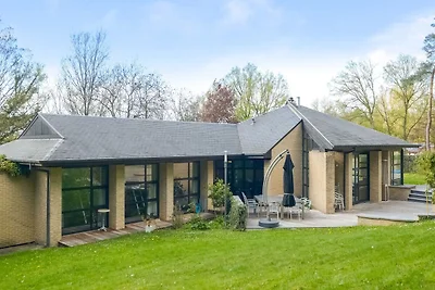 Pittoresca villa con piscina