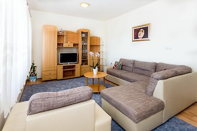 Magdales - Comfort Three Bedroom Apartment