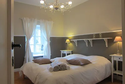 Schloss in Bastogne mit Garten
