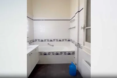 1BDR/2P Apt - in de buurt van Monceau en Arc ...