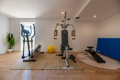 Villa mit Swimmingpool, Sauna, Fitness,...