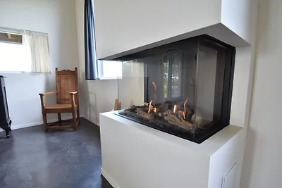 Geräumige Villa in Tzummarum mit Kamin